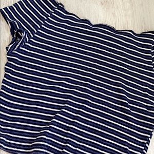 BRANDY MELVILLE / JOHN GALT OFF THE SHOULDER TOP